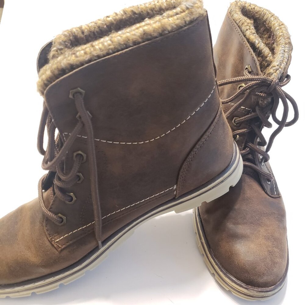 Cliffs by White Mountain Keegan Ankle Boots